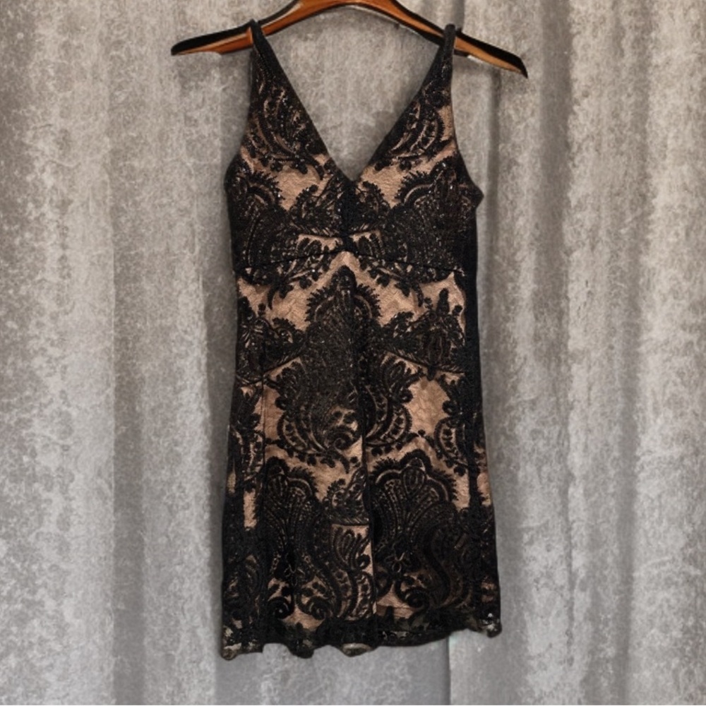 Altar’d State Black Lace Kayann Mini Dress V-Neck Sequin Nude Lining Size Small - Picture 15 of 16
